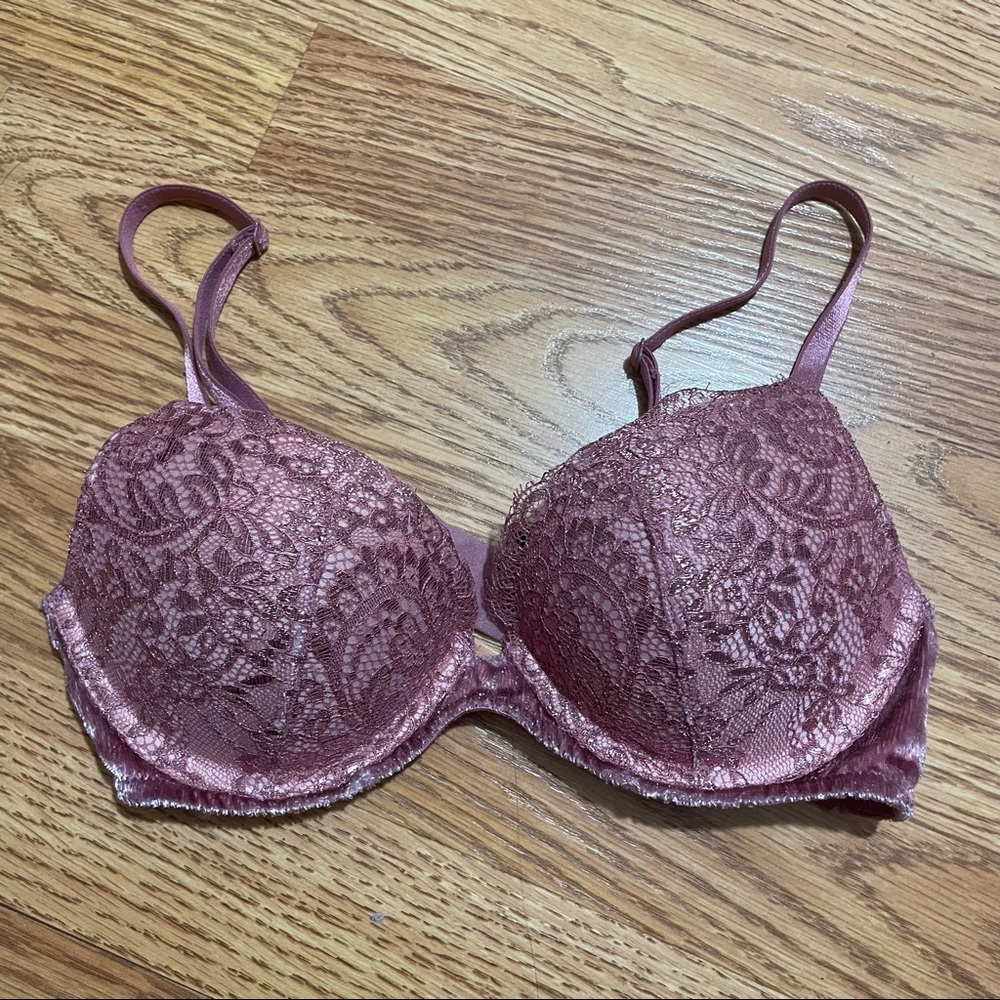 Victoria’s Secret push up bra, 32B